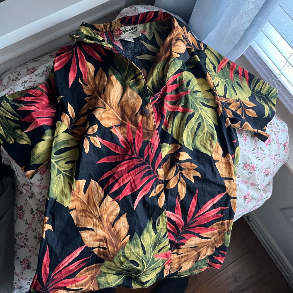 hawaiian shirt